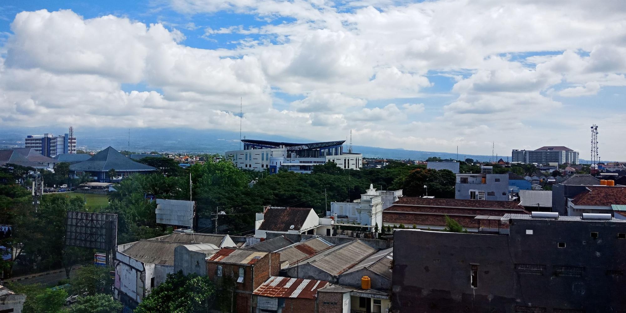 Everyday Smart Hotel - Malang Ngoại thất bức ảnh