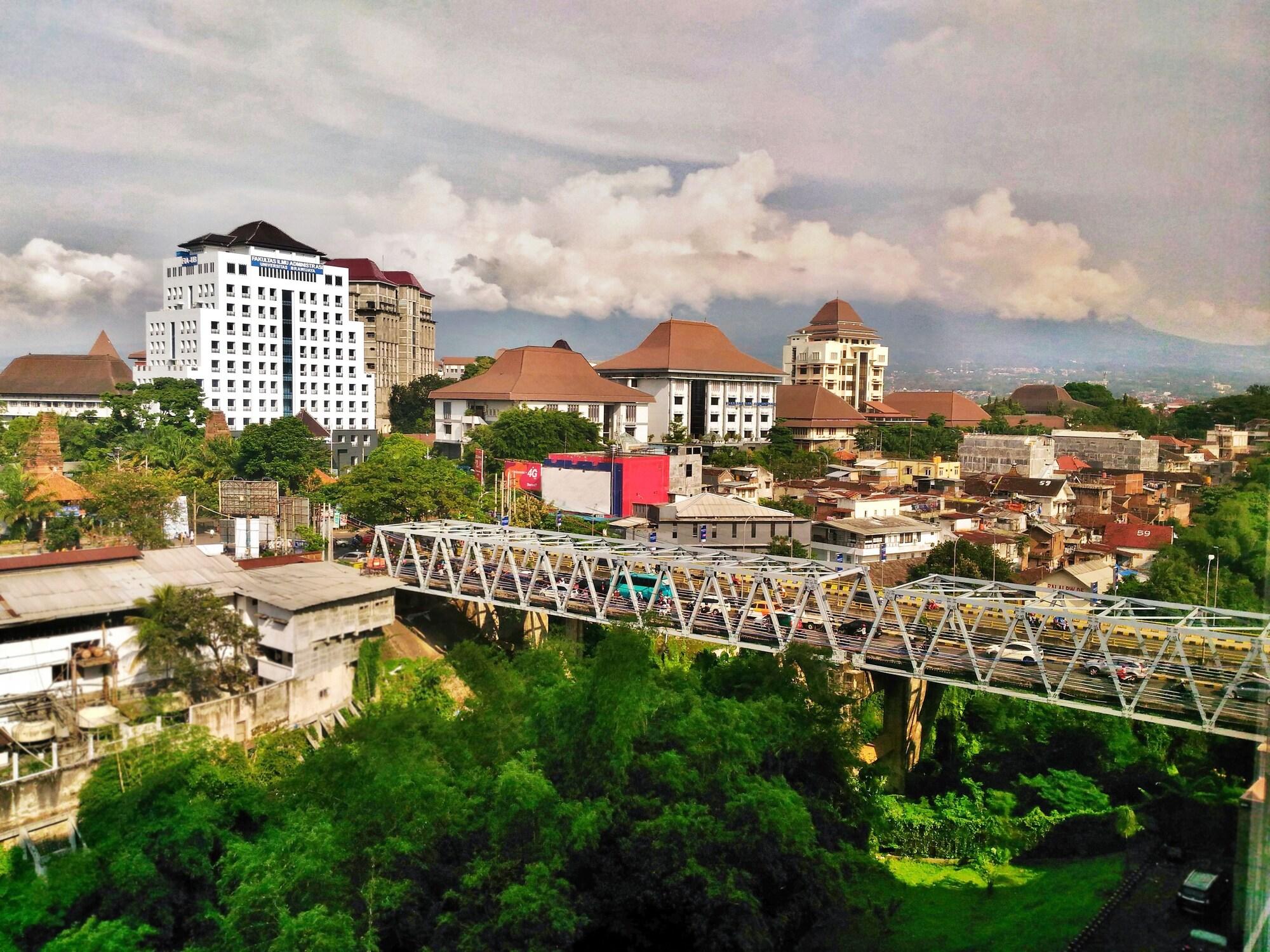 Everyday Smart Hotel - Malang Ngoại thất bức ảnh