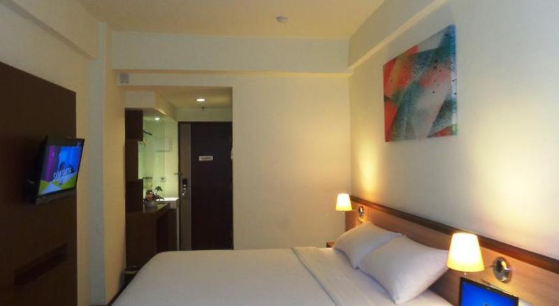 Everyday Smart Hotel - Malang Ngoại thất bức ảnh