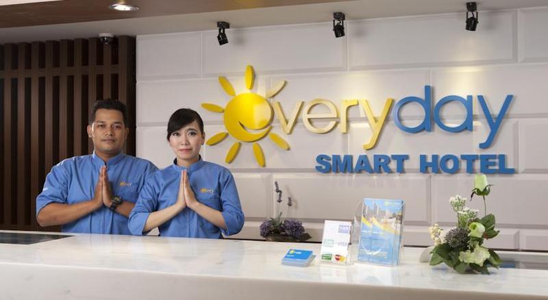 Everyday Smart Hotel - Malang Ngoại thất bức ảnh