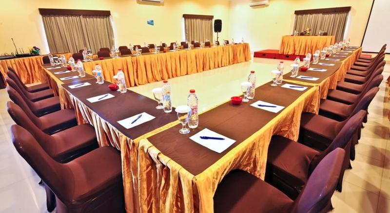 Everyday Smart Hotel - Malang Ngoại thất bức ảnh