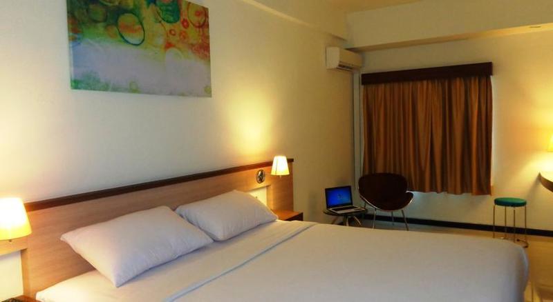 Everyday Smart Hotel - Malang Ngoại thất bức ảnh