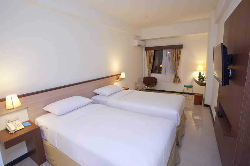 Everyday Smart Hotel - Malang Ngoại thất bức ảnh