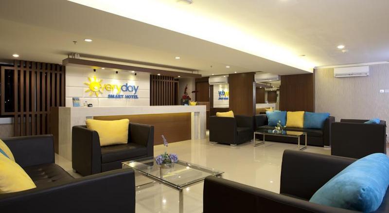 Everyday Smart Hotel - Malang Ngoại thất bức ảnh