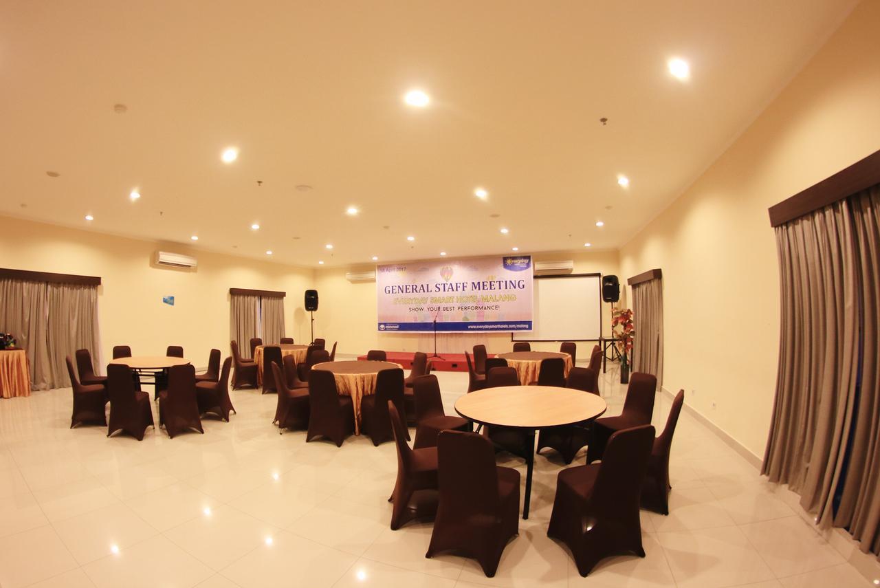 Everyday Smart Hotel - Malang Ngoại thất bức ảnh