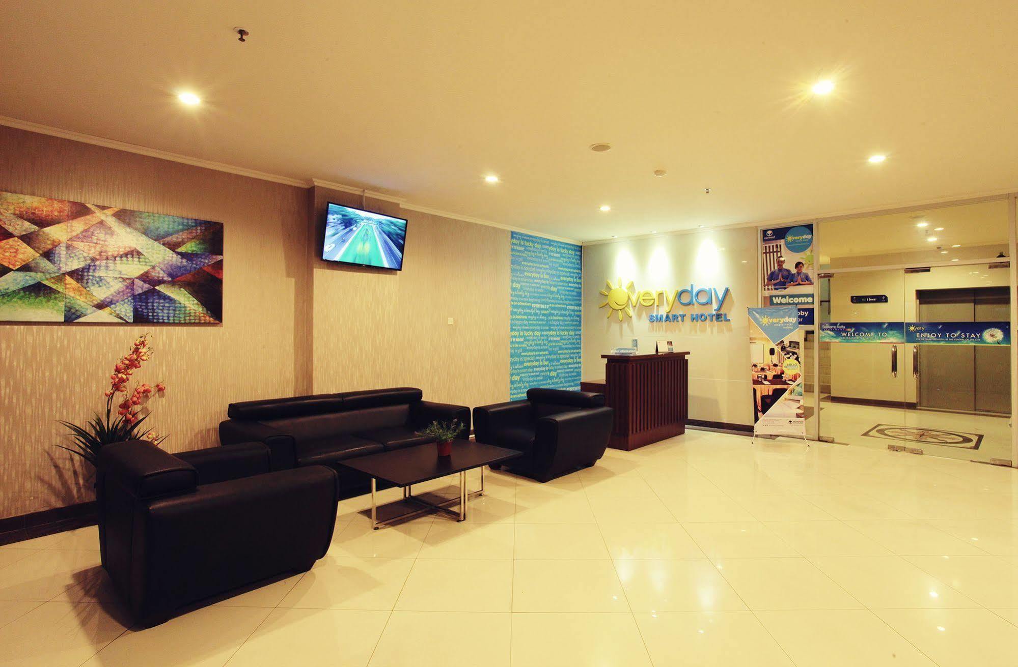 Everyday Smart Hotel - Malang Ngoại thất bức ảnh