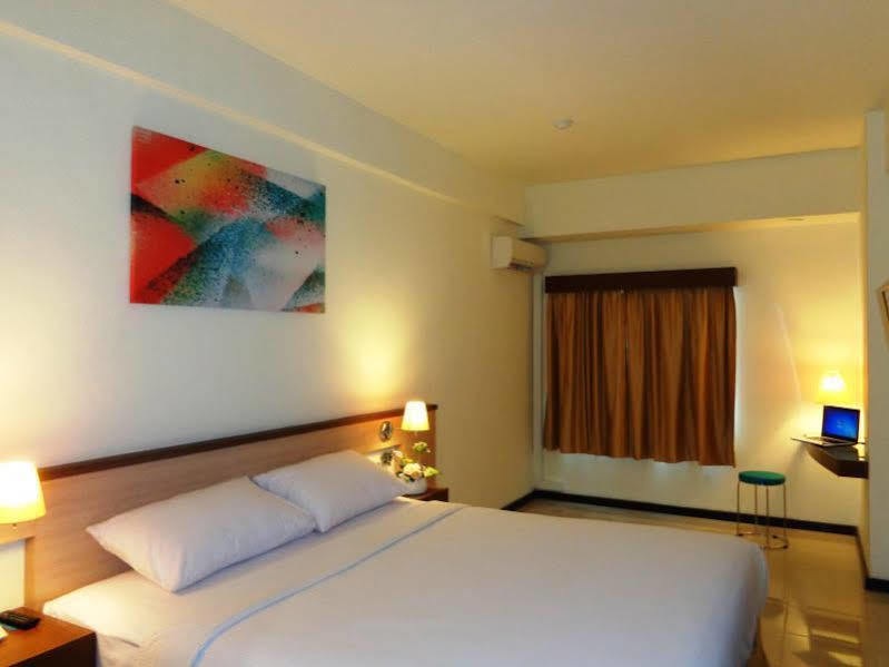 Everyday Smart Hotel - Malang Ngoại thất bức ảnh