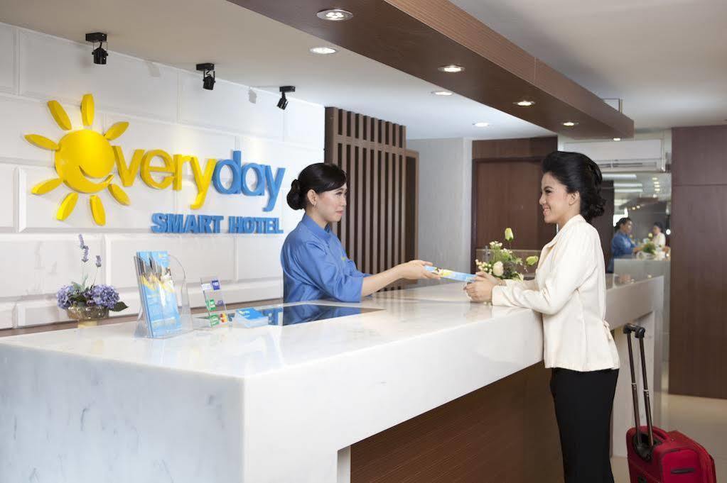 Everyday Smart Hotel - Malang Ngoại thất bức ảnh