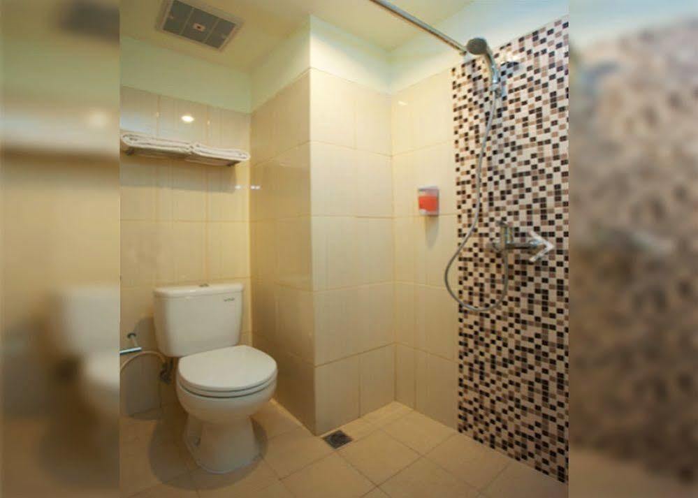Everyday Smart Hotel - Malang Ngoại thất bức ảnh
